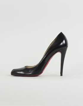 Christian Louboutin Simple Black Pumps With Rounded Toe Size 40