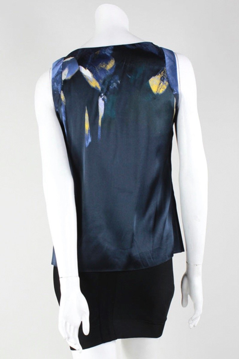 Elie Tahari Blue And Yellow Abstract Print Sleeveless Blouse With Pleated V-Neckline Size's P