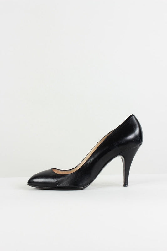 Barney's New York Co Op Black Leather Round Toe Pumps Size 39