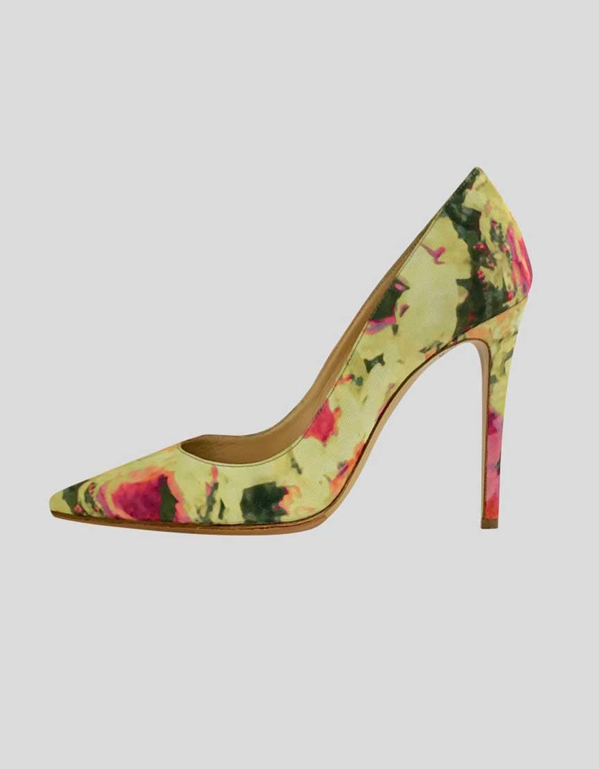 M Gemi Floral Patterned Pointed Toe Fabric Covered Pumps With Tonal Stitching And Covered Heels Size 38.5 It