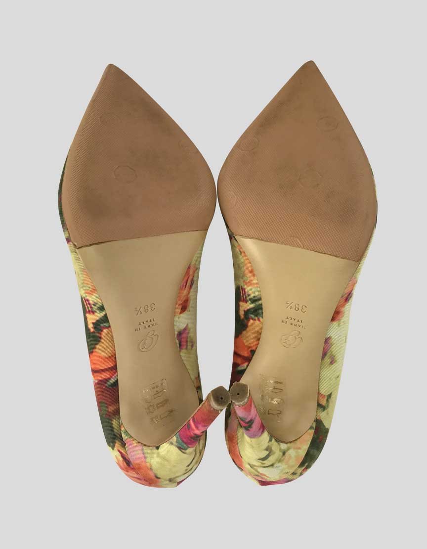 M Gemi Floral Patterned Pointed Toe Fabric Covered Pumps With Tonal Stitching And Covered Heels Size 38.5 It