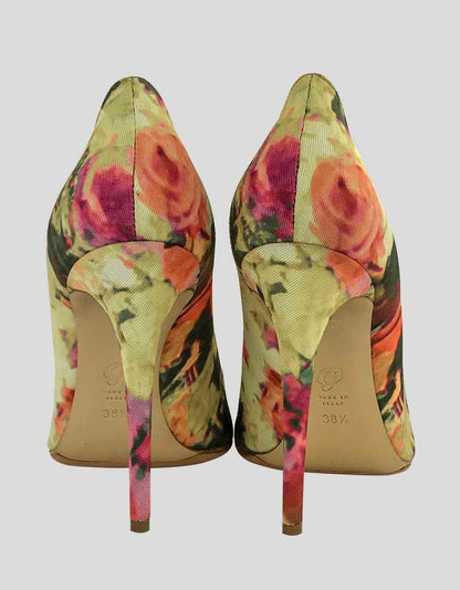 M Gemi Floral Patterned Pointed Toe Fabric Covered Pumps With Tonal Stitching And Covered Heels Size 38.5 It