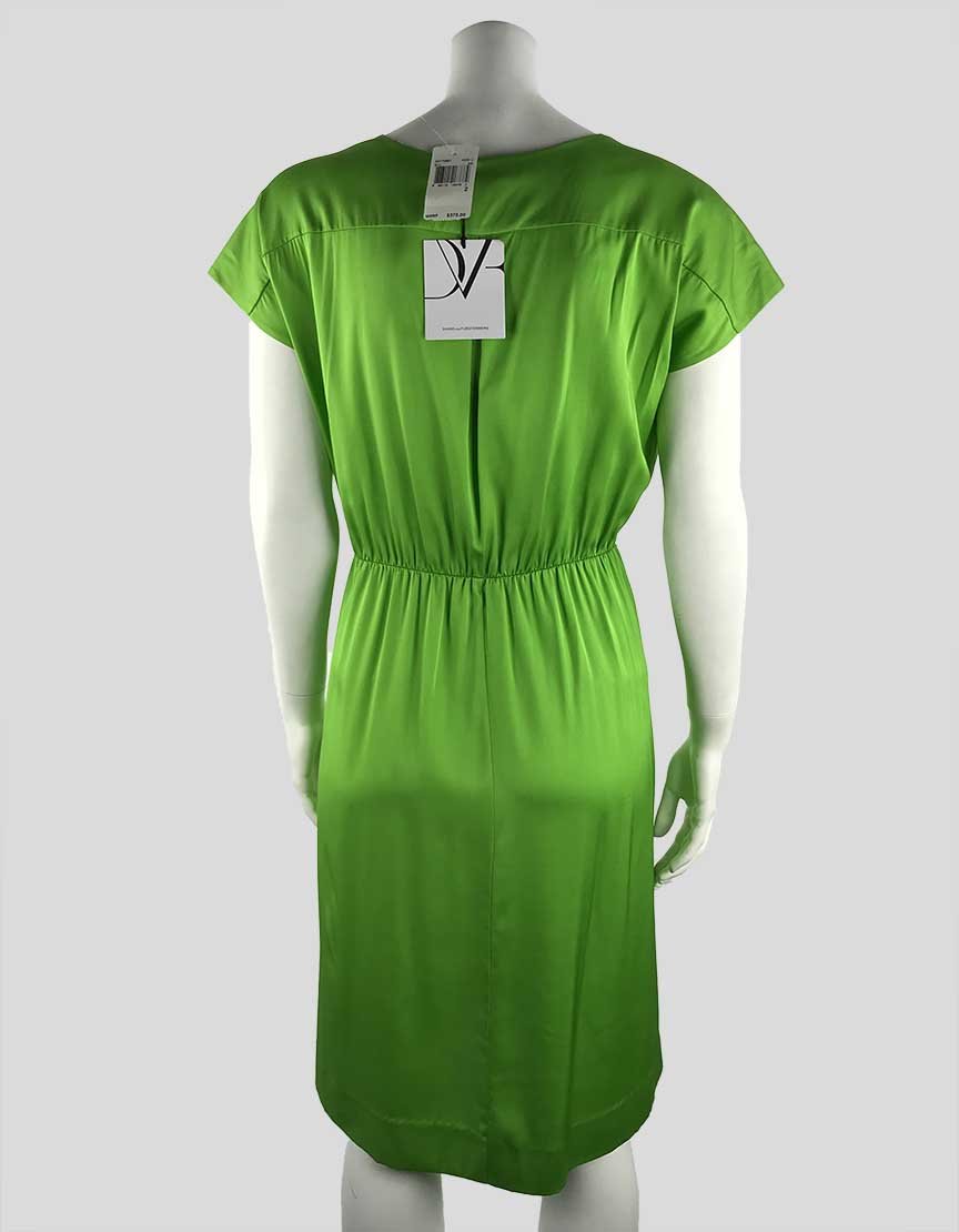 Diane Von Furstenberg Green Akari Sleeveless Dress With V-Neckline And Gathering At Waist Size 2 US