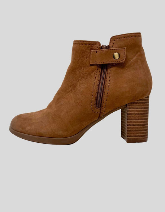 CLARKS Collection Suede Boots - 6 US